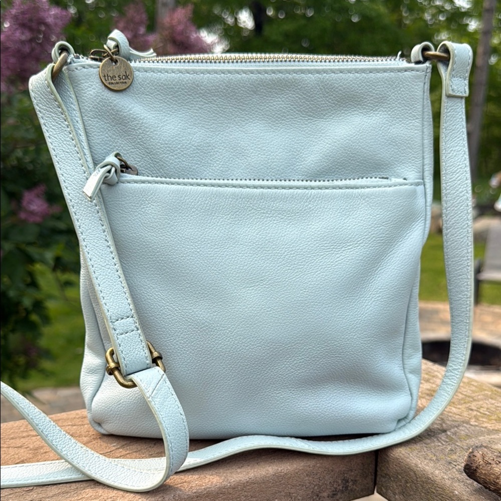 EUC! Rare Leather The Sak Collection Blue Crossbody Bag Zipper Closure.